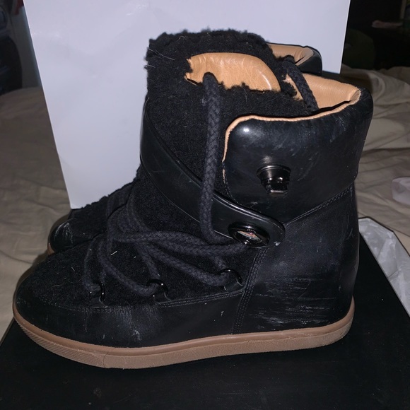 Monroe shearling shirl/black boots - Picture 5 of 6